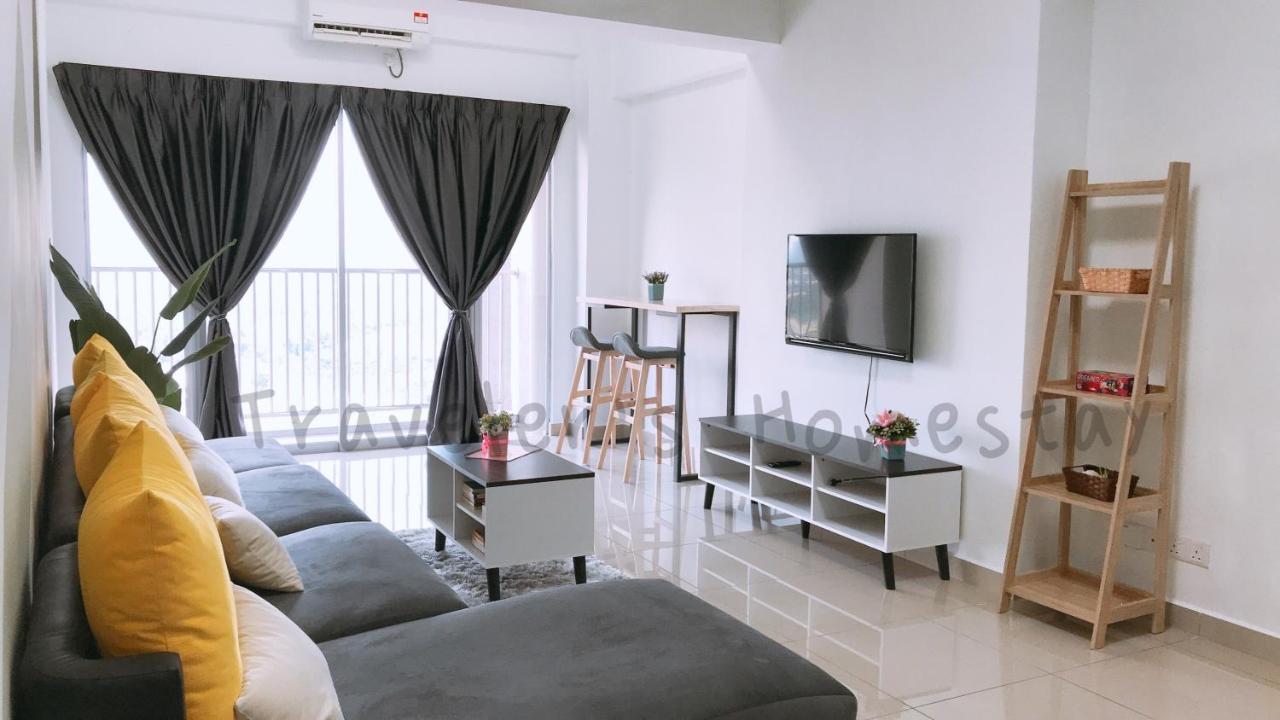 Traveler'S Homestay 旅人窝@ The Venus Sitiawan Kampong Lumut Kiri Exterior photo