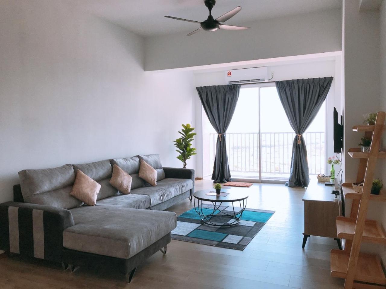Traveler'S Homestay 旅人窝@ The Venus Sitiawan Kampong Lumut Kiri Exterior photo