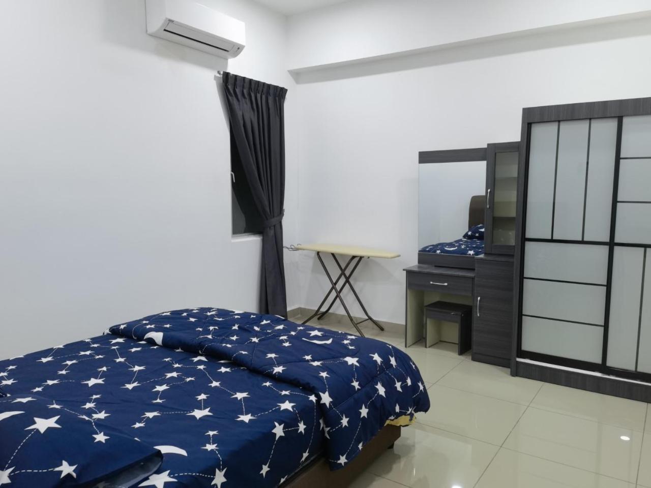 Traveler'S Homestay 旅人窝@ The Venus Sitiawan Kampong Lumut Kiri Exterior photo