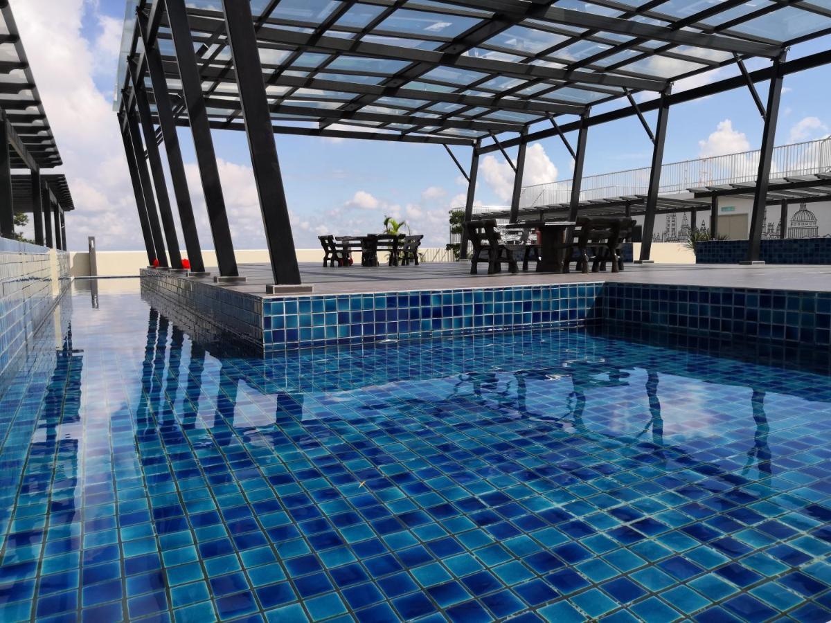 Traveler'S Homestay 旅人窝@ The Venus Sitiawan Kampong Lumut Kiri Exterior photo